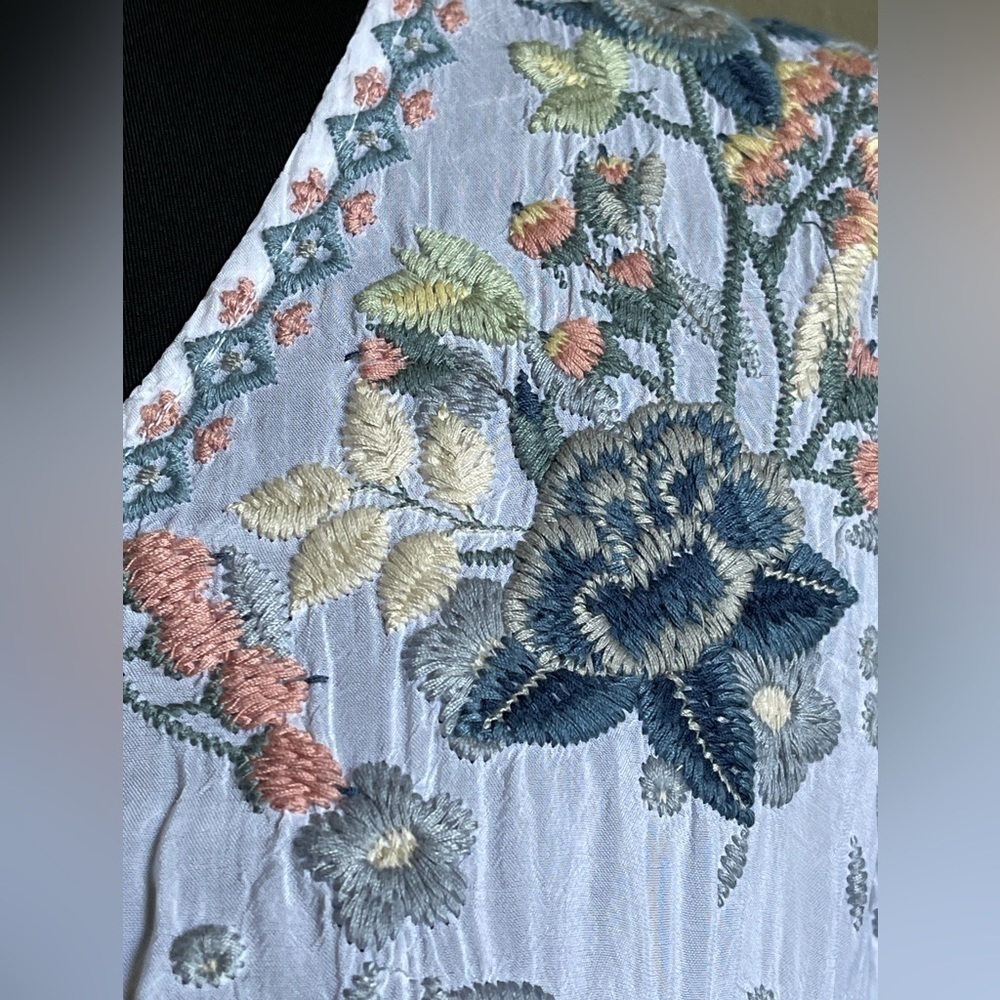 Johnny Was Azalia Embroidered Tunic Top M NWT Floral Lace Rayon Boho - Picture 3 of 10